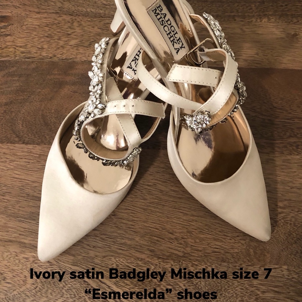 Badgley Mischka Ivory Esmerelda Wedding Heels